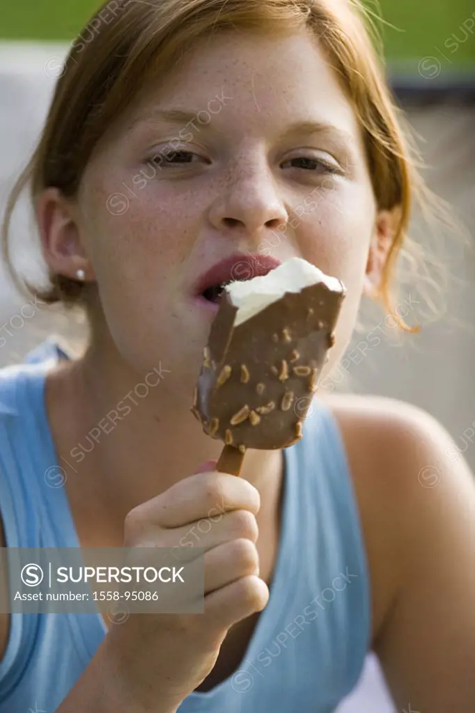 Teenagers, girls, ice, eat, Portrait, truncated,   Series, 15 years, rehaired, freckles, gaze camera icecream snack refreshment eat candy, enjoying, n...