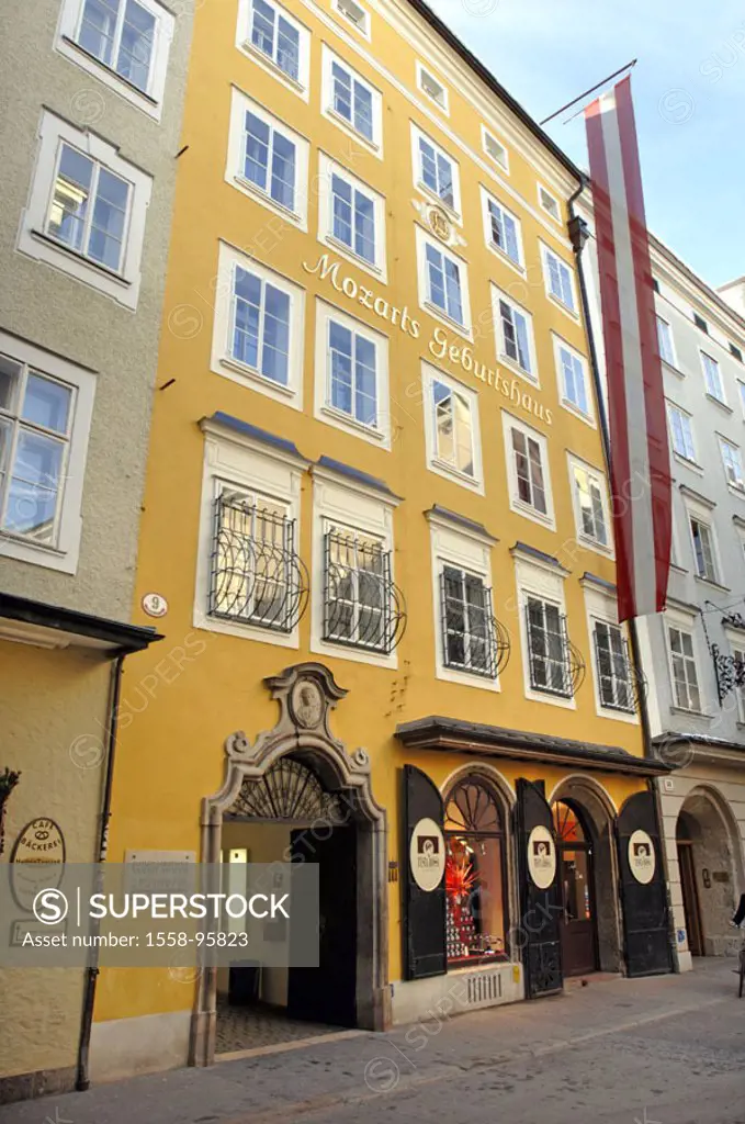 Austria, Salzburg, Mozart-Museum,  Birthplace, Wolfgang Amadeus Mozart,  Facade, flag,  Birth city, grain alley, buildings, house, pub, cafe, residenc...