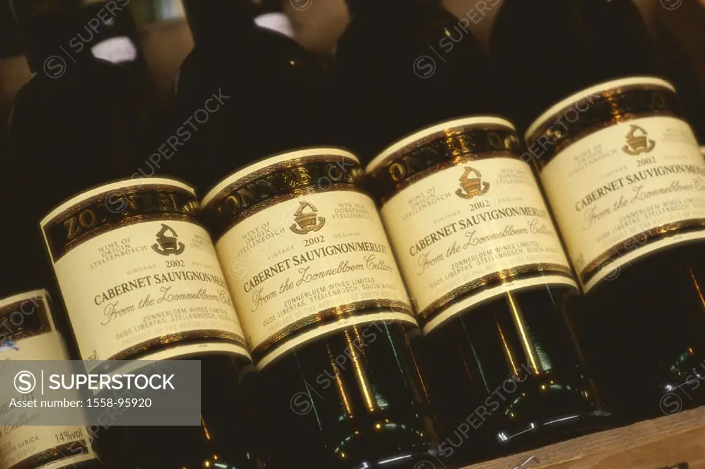 Wine bottles ´Cabernet Sauvignon  Merlot 2002´, detail,   Wine, red wine, South Africa, wine specialty, sale, trade, retails, economy, concept, Winzer...