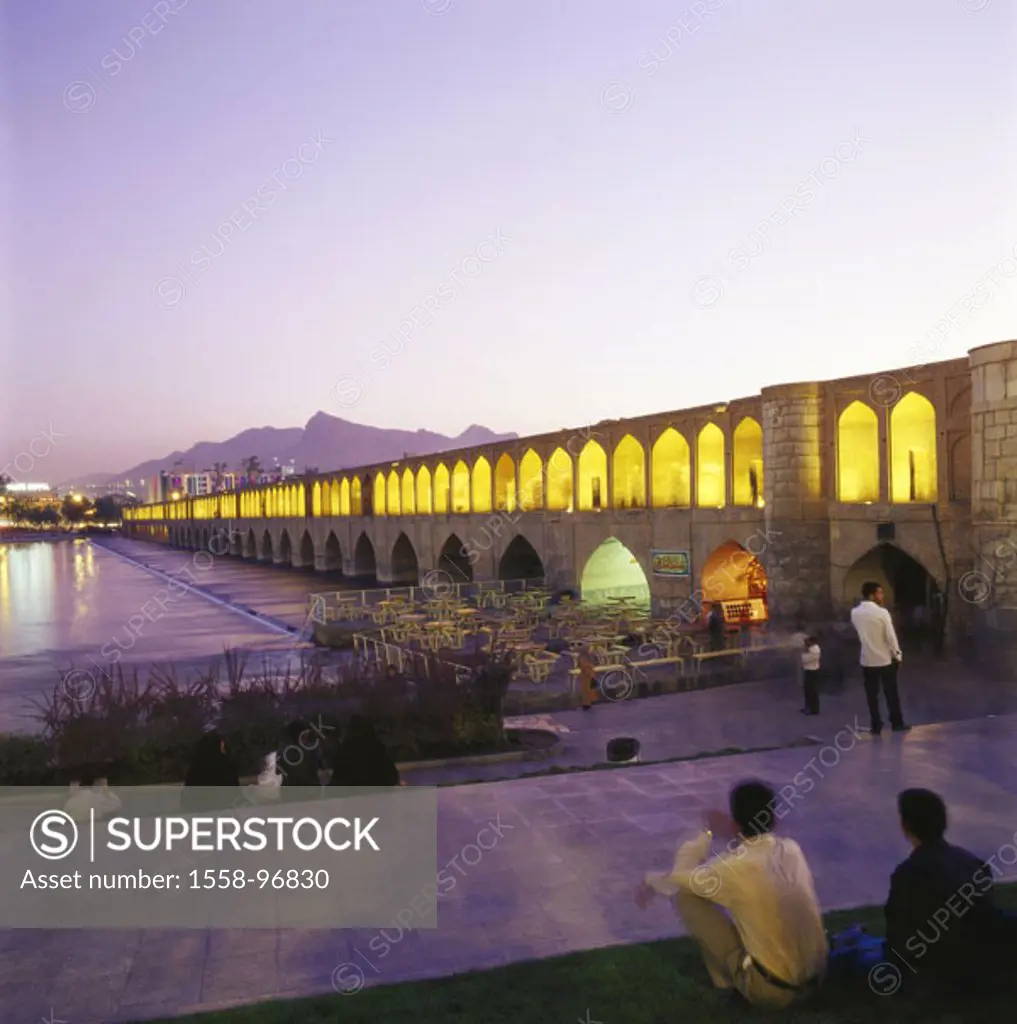 Iran, Isfahan, river ´Zayandeh Rud´, 33 sheets bridge ´Siosehpol´,  Illumination, evening,  Near east, bridge, built 1602, Allah Verdi Khan bridge Pol...