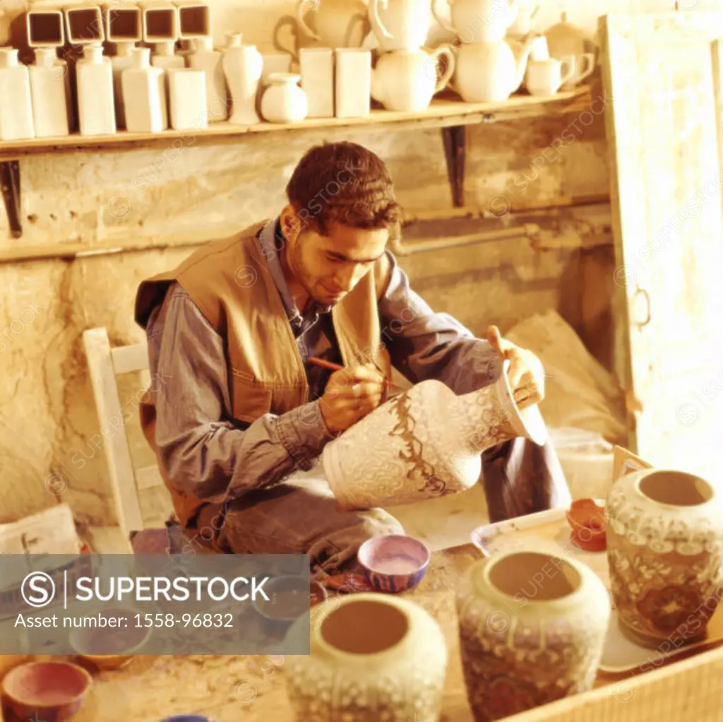 Iran, Natanz, ceramics, man, vase, paints, , Near east, workshop, native, Iranian, craftspersons, Tonvase, earthenware, handicraft, handicraft, work, ...