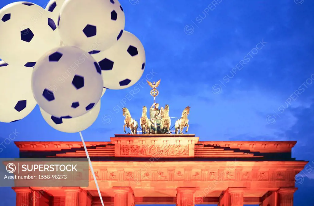 Germany, Berlin, persons of Brandenburg  Gate, balloons ´football design´, twilight,,   Capital, Torgebäude, gate, gate construction, construction, 17...