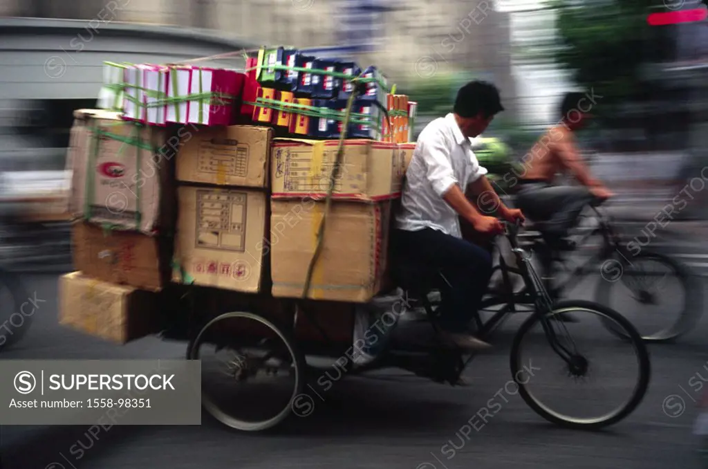 China, Shanghai, Straßenszene, Man, tricycle, transportation, merchandise, Fuzziness, on the side, , Asia, Eastern Asia, traffic, traffic, cyclists, L...
