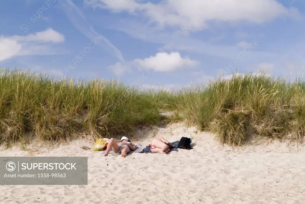 Denmark, island Romo, dunes, Sandy beach, couple, sunbath, , Römö, Rømø, beach, beach, tourists, swimmers, recuperation, relaxation, suns, relaxen, re...