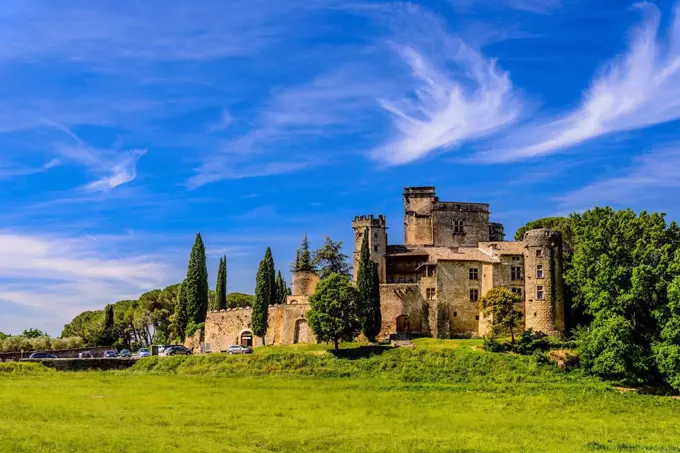 France, Provence, Vaucluse, Lourmarin, castle Lourmarin