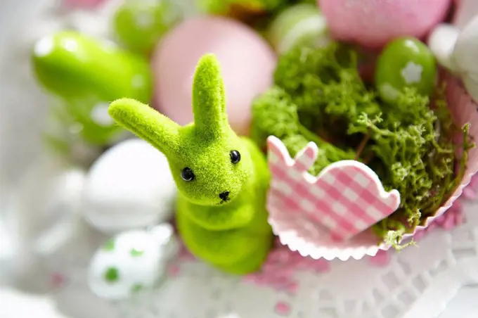 Easter decoration in green and white
