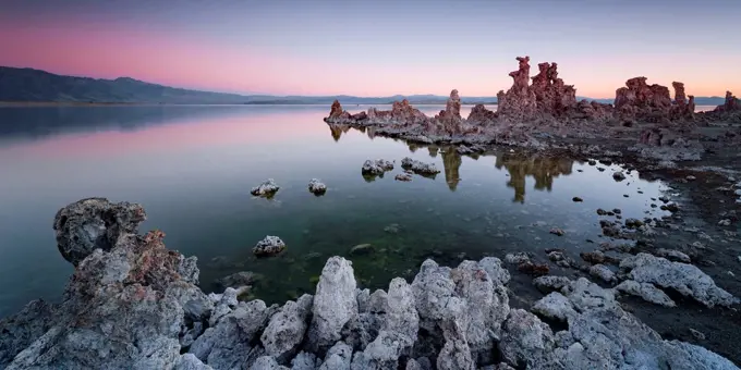 USA, America, California, Mono Lake, bizarre, shapes, pillars, desert, lake, water, colour, evening, dusk, panorama, landscape,