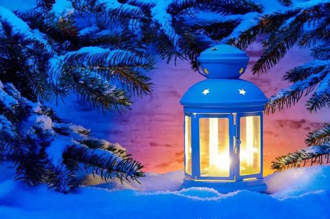 Stilllife, Christmas, winter, lantern in the snow