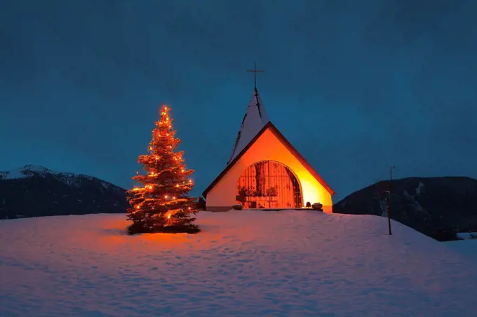 Austria, Tyrol, Mieming, chapel with Christmas tree,