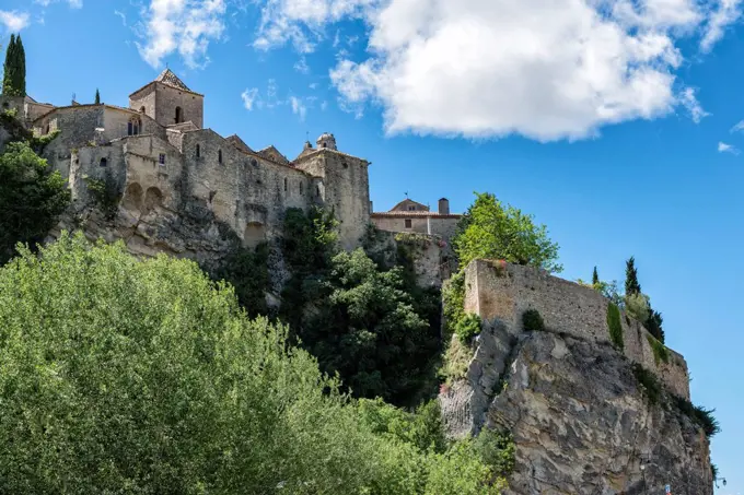 Vaison-la-Romaine, Vaucluse, Provence, Provence-Alpes-Côte d'Azur, France, view of the Old Town of Vaison-la-Romaine,
