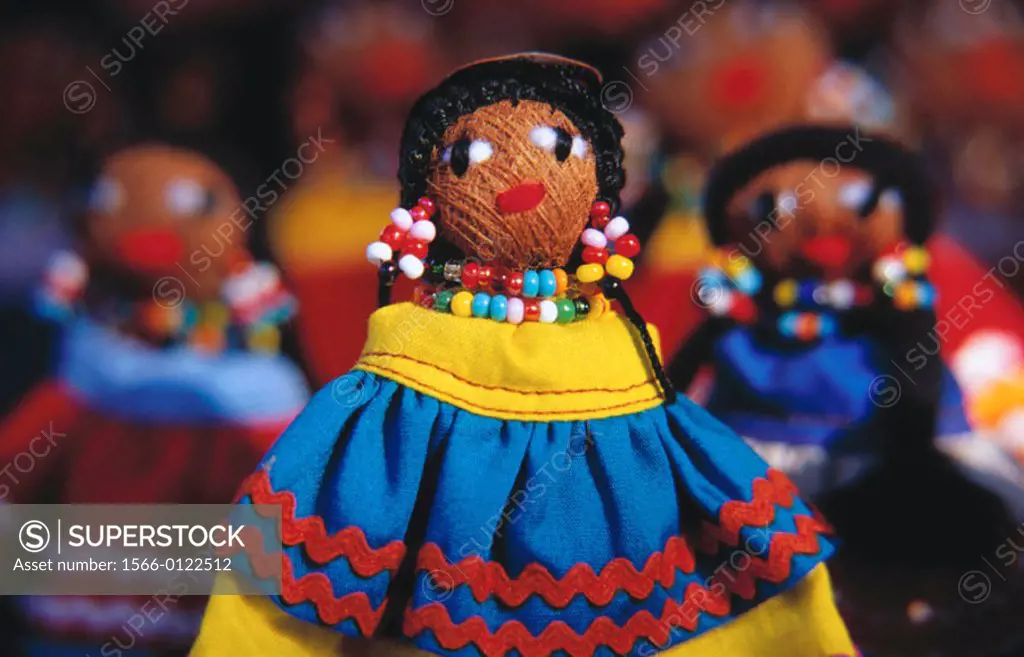 Miccosukke-seminole palm fiber dolls. Annual Indian Arts Festival. Miccosukee Reservation. Florida. USA