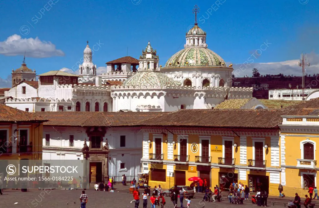 ´San Francisco´ Square and ´Iglesia de la Compañía de Jesus´. Quito. Ecuador