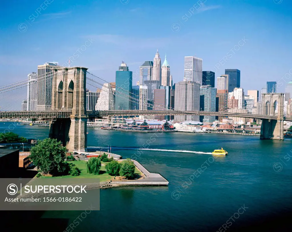 Downtown Manhattan and Brooklyn Bridge. New York City, USA
