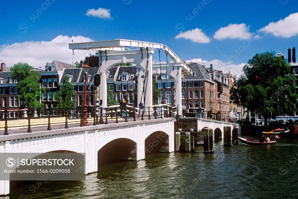Skinny Bridge (Magere Brug). Amsterdam, Holland