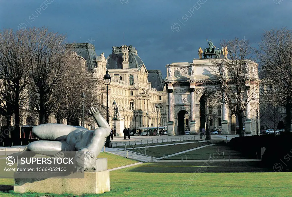 Sculpture and Arc de Triomphe du Carrousel. Tuileries Gardens. Paris. France