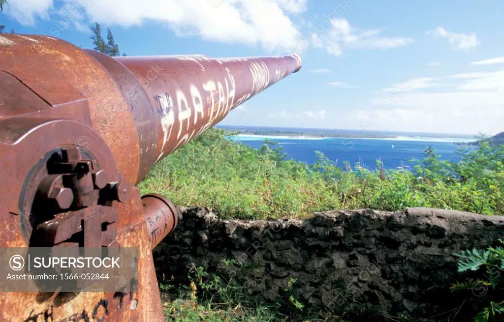 American guns from world war II left by american troops. Bora Bora, Leeward Island. French Polynesia