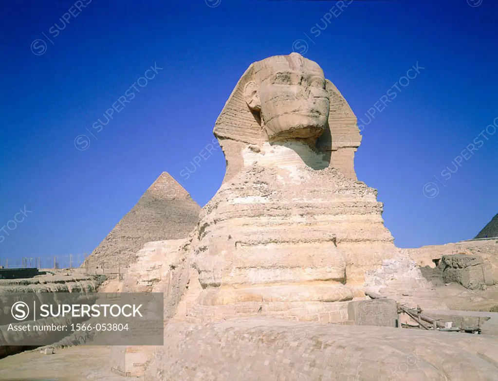 The Sphinx and Chephren pyramid at the back. Gizeh. Egypt