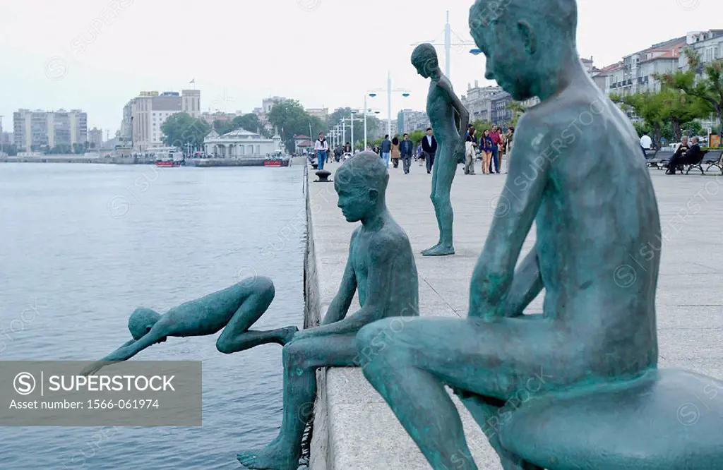 ´Los Raqueros´ statues at Muelle de Calderón. Santander. Spain