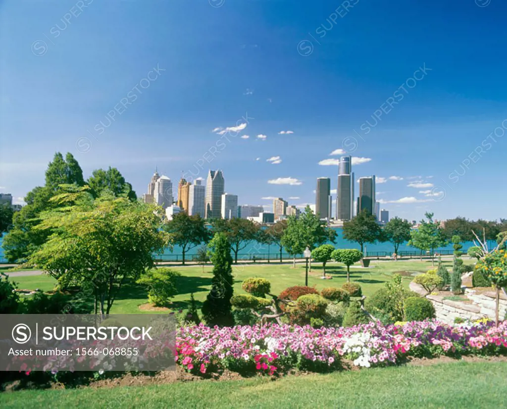 Skyline Of Detroit (Michigan, Usa) From Dieppe Gardens. Windsor. Ontario, Canada