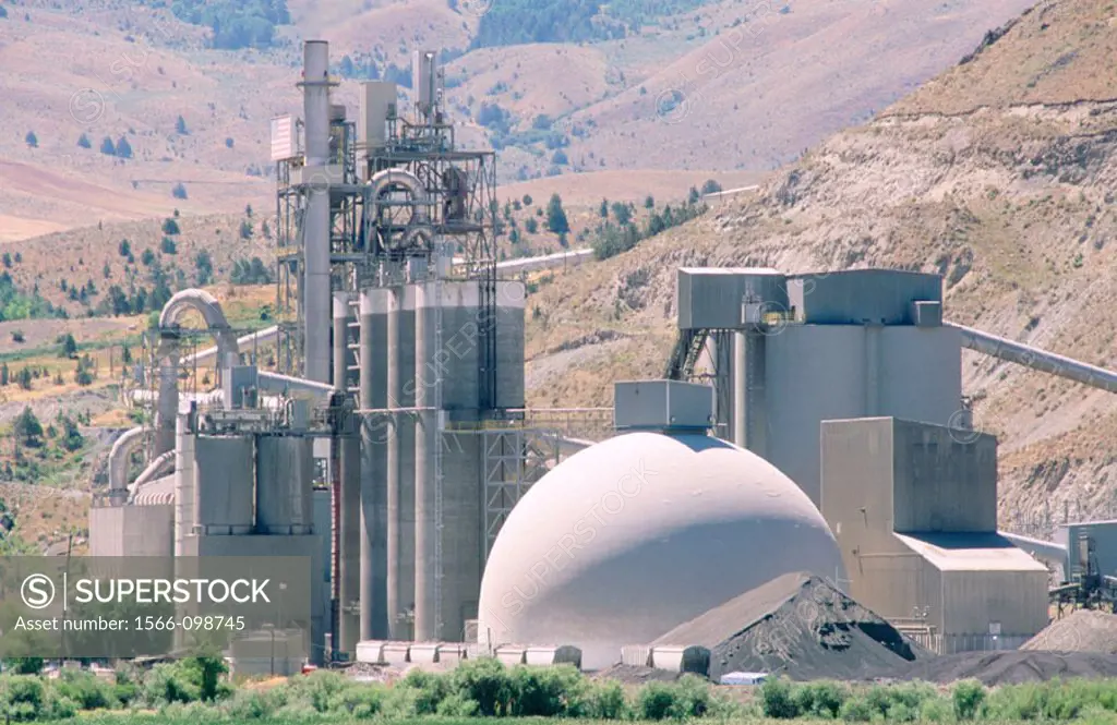 USA, Oregon, Weatherby. Cement plant with spherical structure.