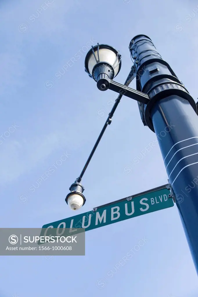 Streetlamps and a ´Columbus Blvd´ sign on a lamppost
