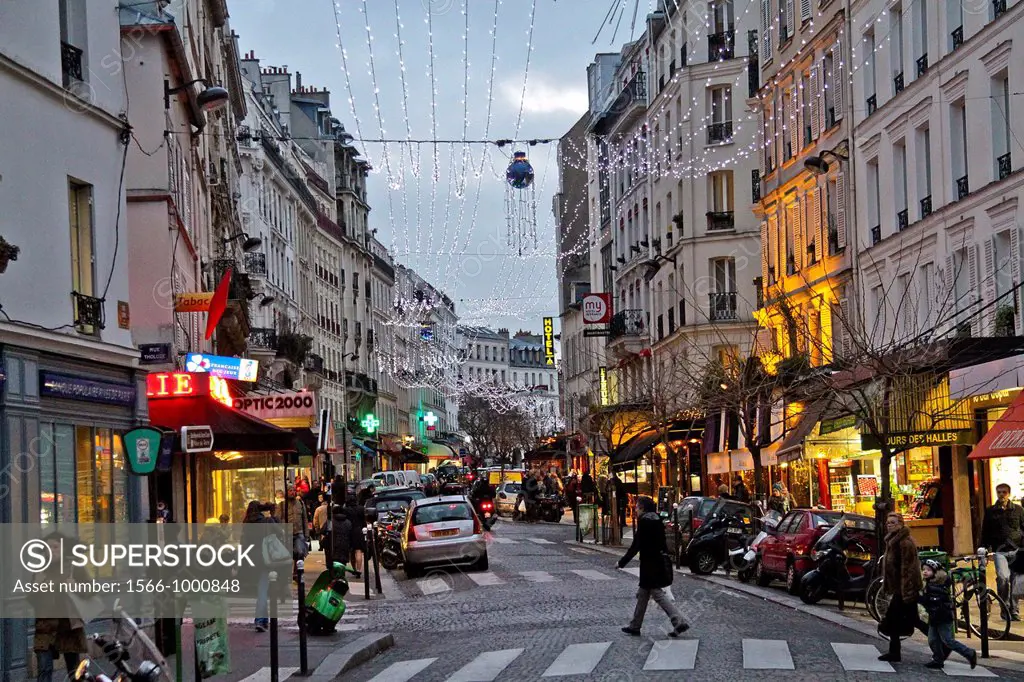 Street at night , Paris, France