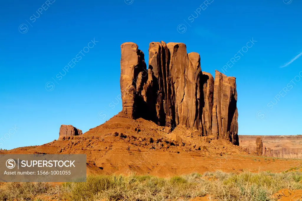 USA, Arizona, Monument Valley Tribal Park, Navajo Indian reservation, desert scenery.