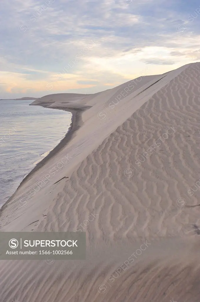 Mexico, Baja California, Bahia Magdalena, Puerto Lopez Mateos surroundings, The sand dunes at sunset