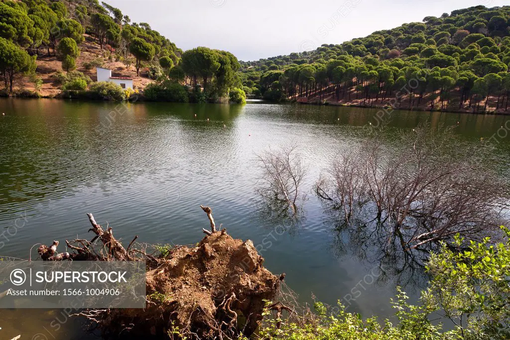 The Picadas reservoir in Pelayos de la Presa  Madrid  Spain