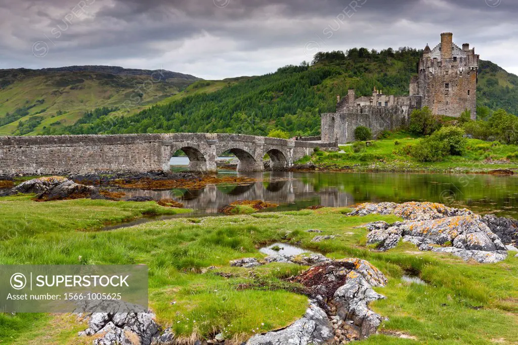 Eilean Donan castle and Loch Duich, Dornie, Highlands Region, Scotland, UK
