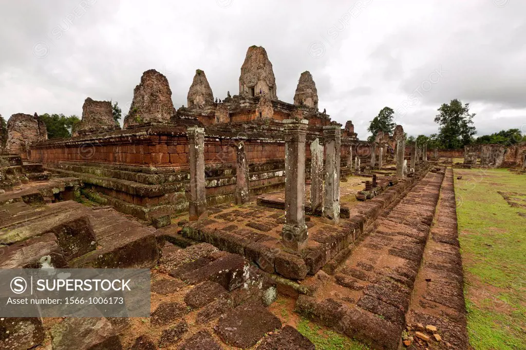 Prasat Pre Rup turn the body built as the state temple of Khmer king Rajendravarman and dedicated in 961 or early 962  It is a temple mountain of comb...