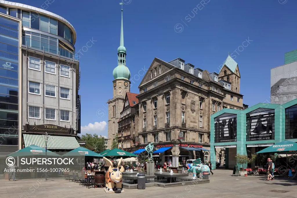 Germany, Dortmund, Ruhr area, Westphalia, North Rhine-Westphalia, NRW, Alter Markt, old market place, Blaeserbrunnen, wind players fountain, Reinoldi ...