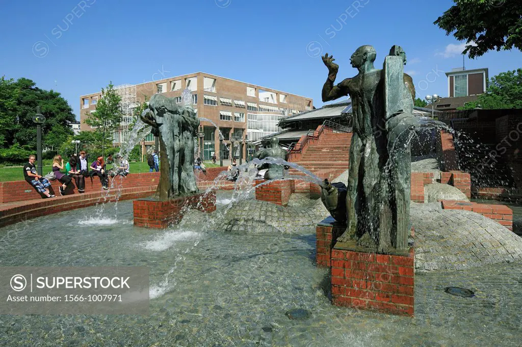 Germany, Dortmund, Ruhr area, Westphalia, North Rhine-Westphalia, NRW, Gauklerbrunnen, conjurers fountain, behind the New City Hall