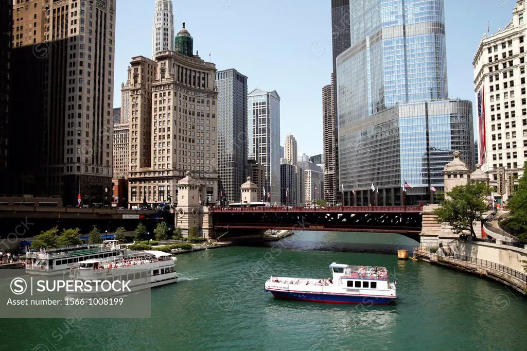 Looking East on the Chicago River at the Michigan Avenue Bridge, Wrigley Office Building, Trump International Hotel and Tower, Chicago, Illinois, USA