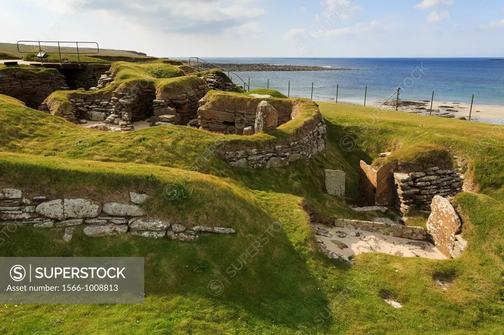 Bay of Skaill, Sandwick, Orkney Mainland, Scotland, UK, Great Britain, Europe  Excavations of prehistoric houses in Neolithic stone-age village at Ska...