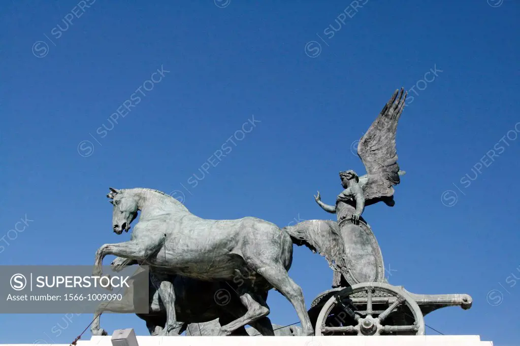 Detail of the Quadriga dell´Unità horses chariot on top of the vittoriano monument Rome