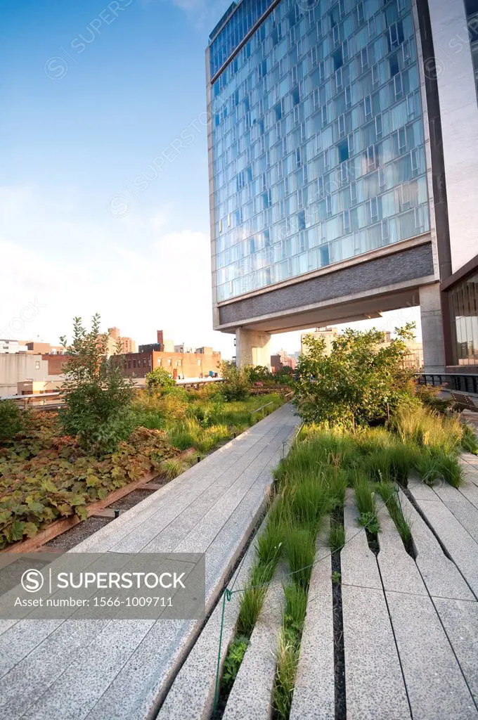 USA, New York, New York City, Manhattan, West Side, Meat Packing District, High Line Elevated Park, Standard Hotel