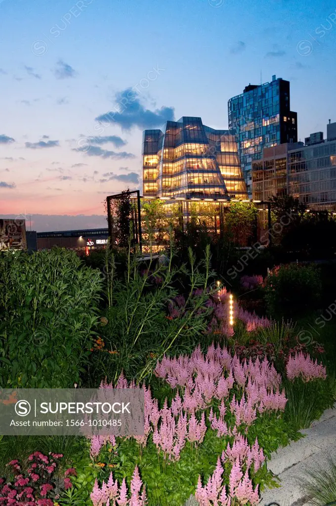 USA, New York, New York City, Manhattan, West Side, Meat Packing District, High Line Elevated Park at Sunset