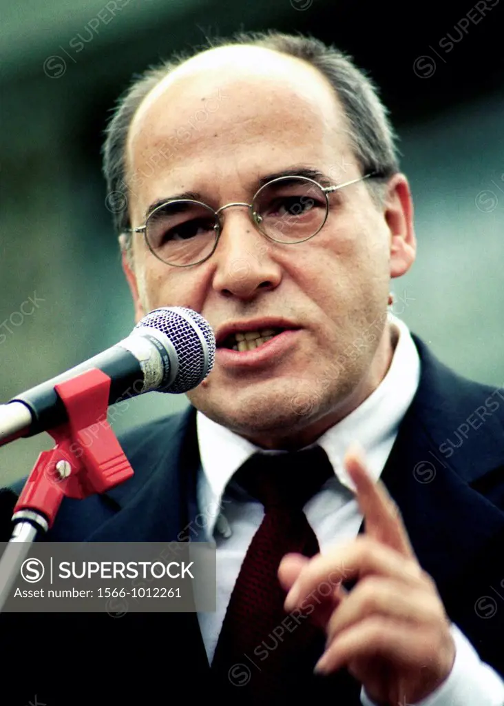 Portrait of Gregor Gysi * 16  01  1948: German politician of the Left Party - Caution: For the editorial use only  Not for advertising or other commer...