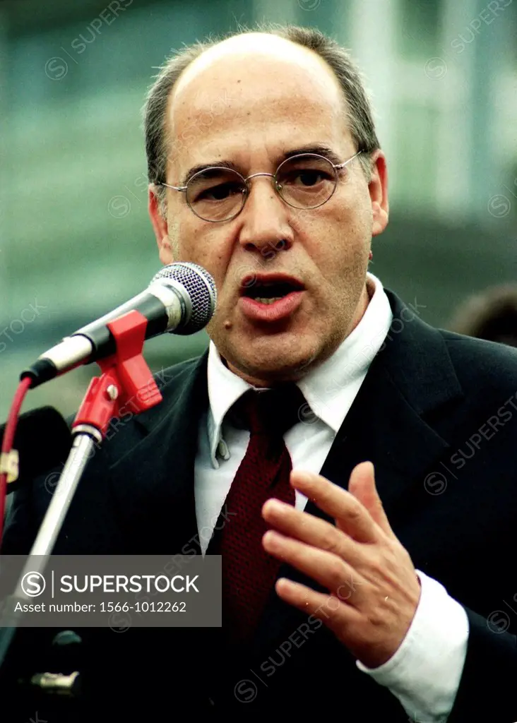 Portrait of Gregor Gysi * 16  01  1948: German politician of the Left Party - Caution: For the editorial use only  Not for advertising or other commer...