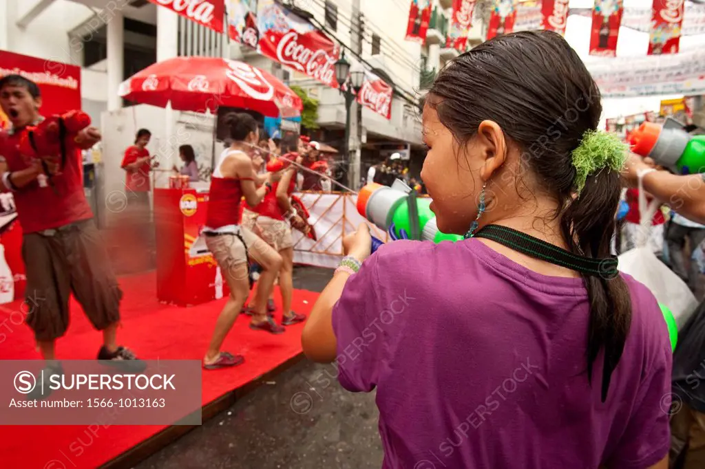 Young Thais taking part in the annual Songkran Water Festival, Bangkok, Thailand