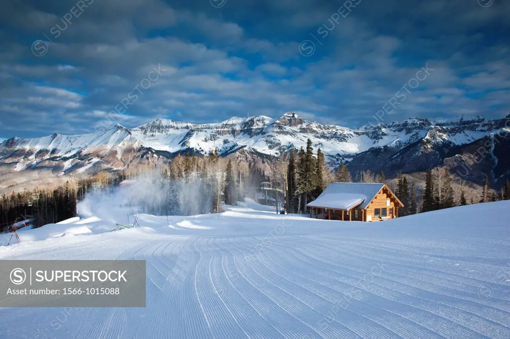 USA, Colorado, Telluride, Mountain Village Ski Area, morning