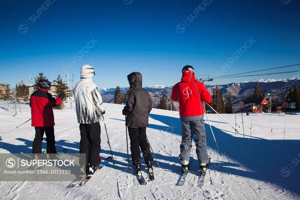 USA, Colorado, Aspen, Aspen Mountain Ski Area, skiers, NR
