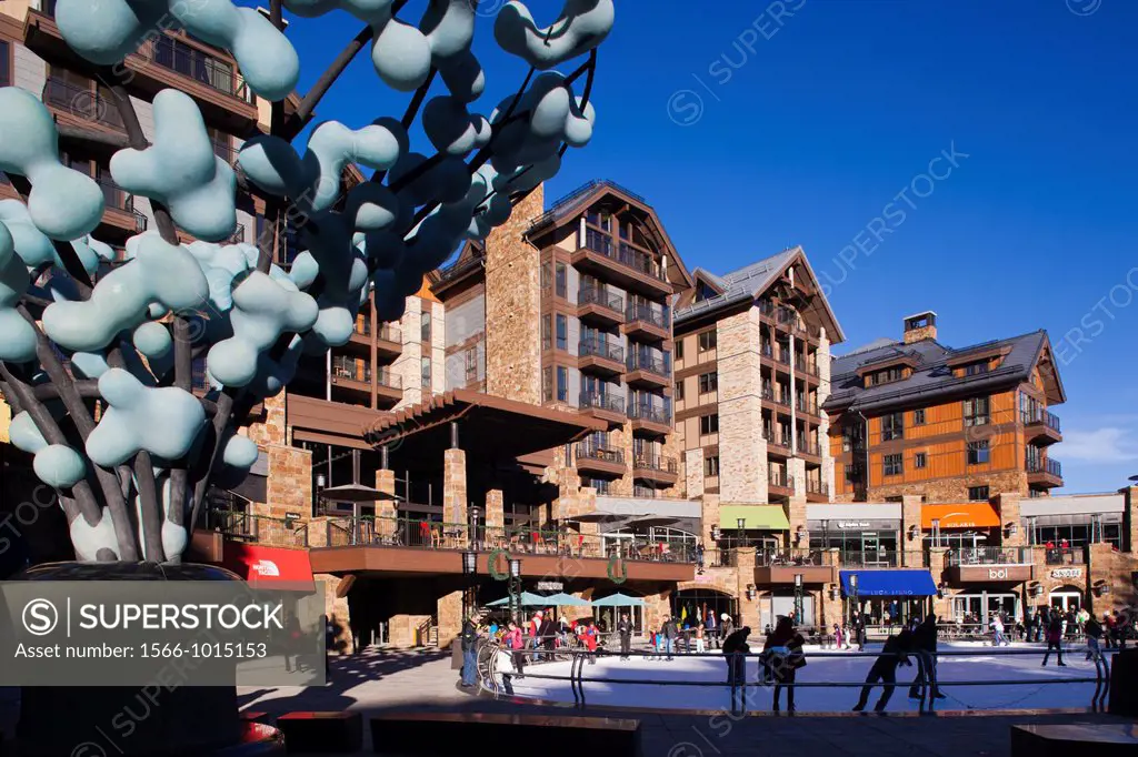 USA, Colorado, Vail, Vail Village Ice Rink at The Lionshead Complex