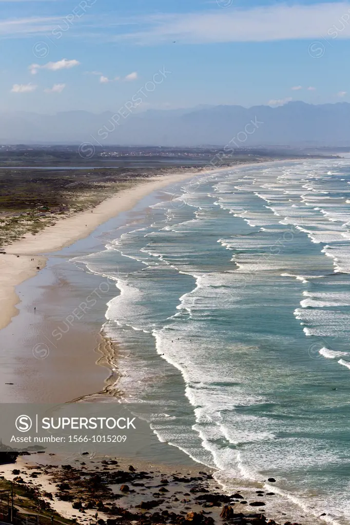 South Africa, Western Cape, Cape Peninsula, False Bay, Muizenberg, the bay and the beach.