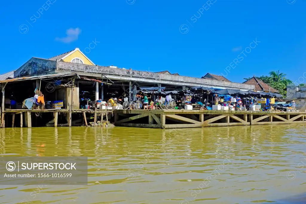 Market on the riverbank, Thu Bon river, Hoi An, Vietnam
