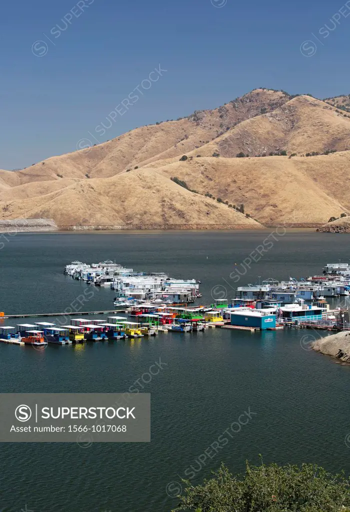 Three Rivers, California - Houseboats on Lake Kaweah, an artificial reservoir in the western foothills of the Sierra Nevada mountains  The lake was cr...