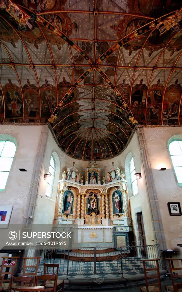 Church of Saint Michel, vaults altar and wooden navy turned and painted polychrome, Douarnenez, Bretagne, France