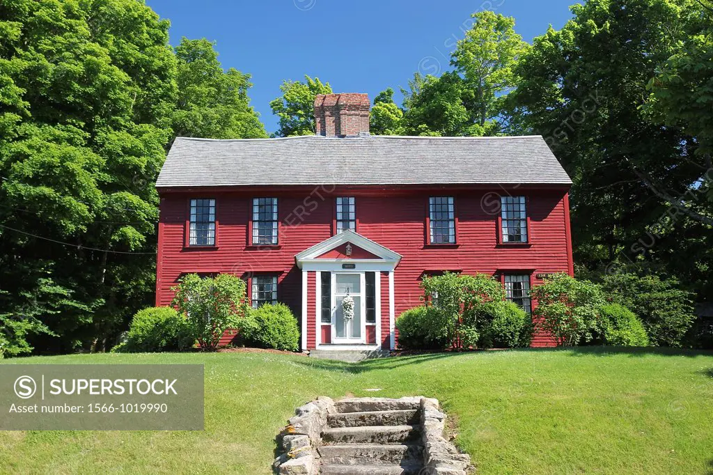 An old colonial-style home in the town of Sandwich, Cape Cod, Massachusetts