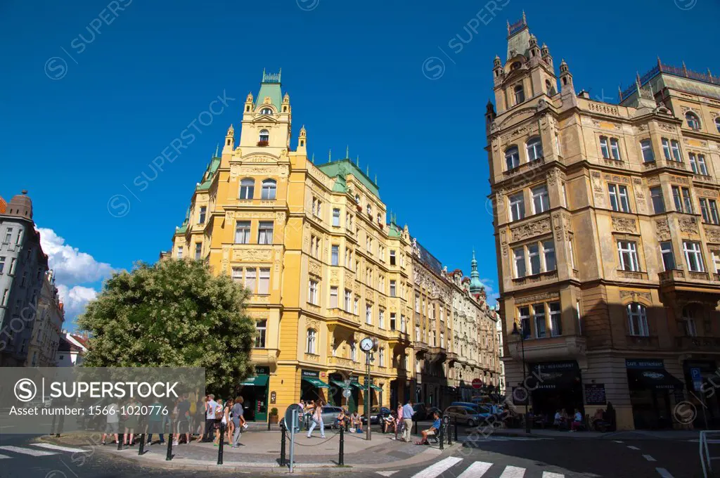 Roundabout in front of Spanish Synagogue in Josefov the Jewish quarter old town Prague Czech Republic Europe